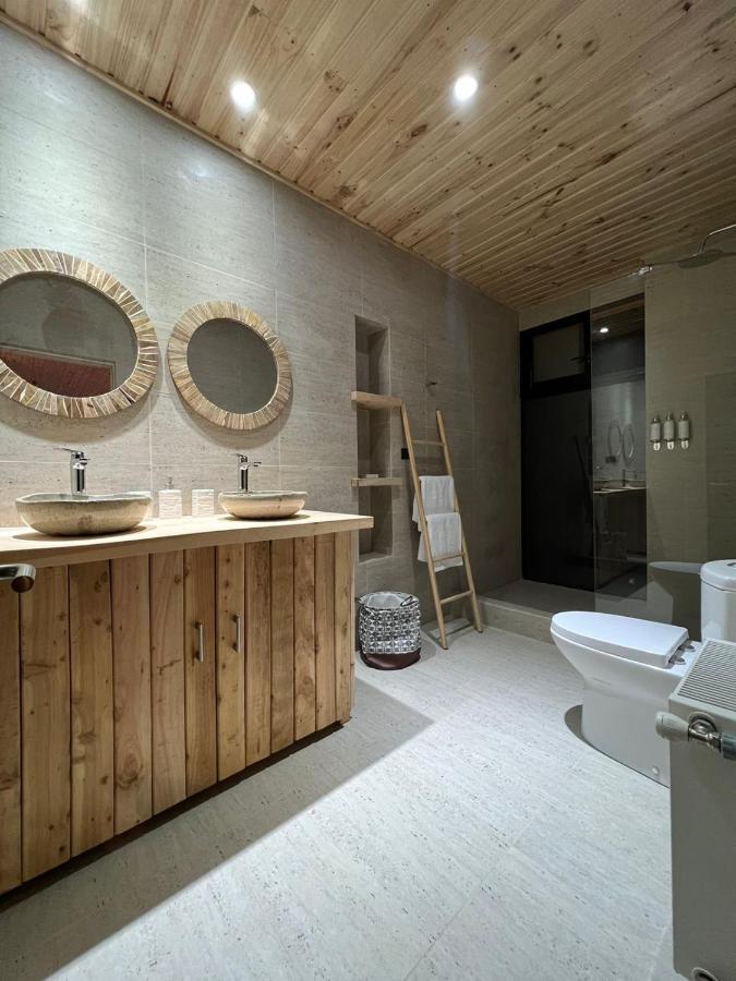 Tripanko Lodge & Bungalows Пичилему Екстериор снимка